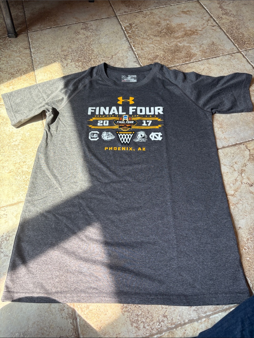 Boys XL Under Armour Dark Gray 'Final Four 2017' Graphic Tee
